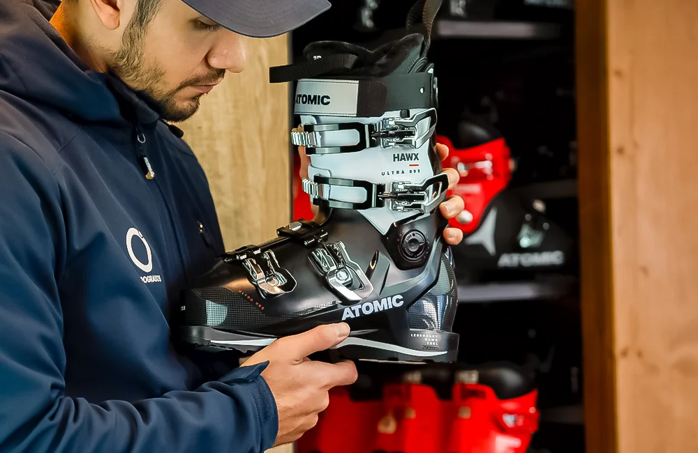 Bota de esquí premium del servicio de alquiler CEROGRADOS en Sierra Nevada, Baqueira y Bariloche